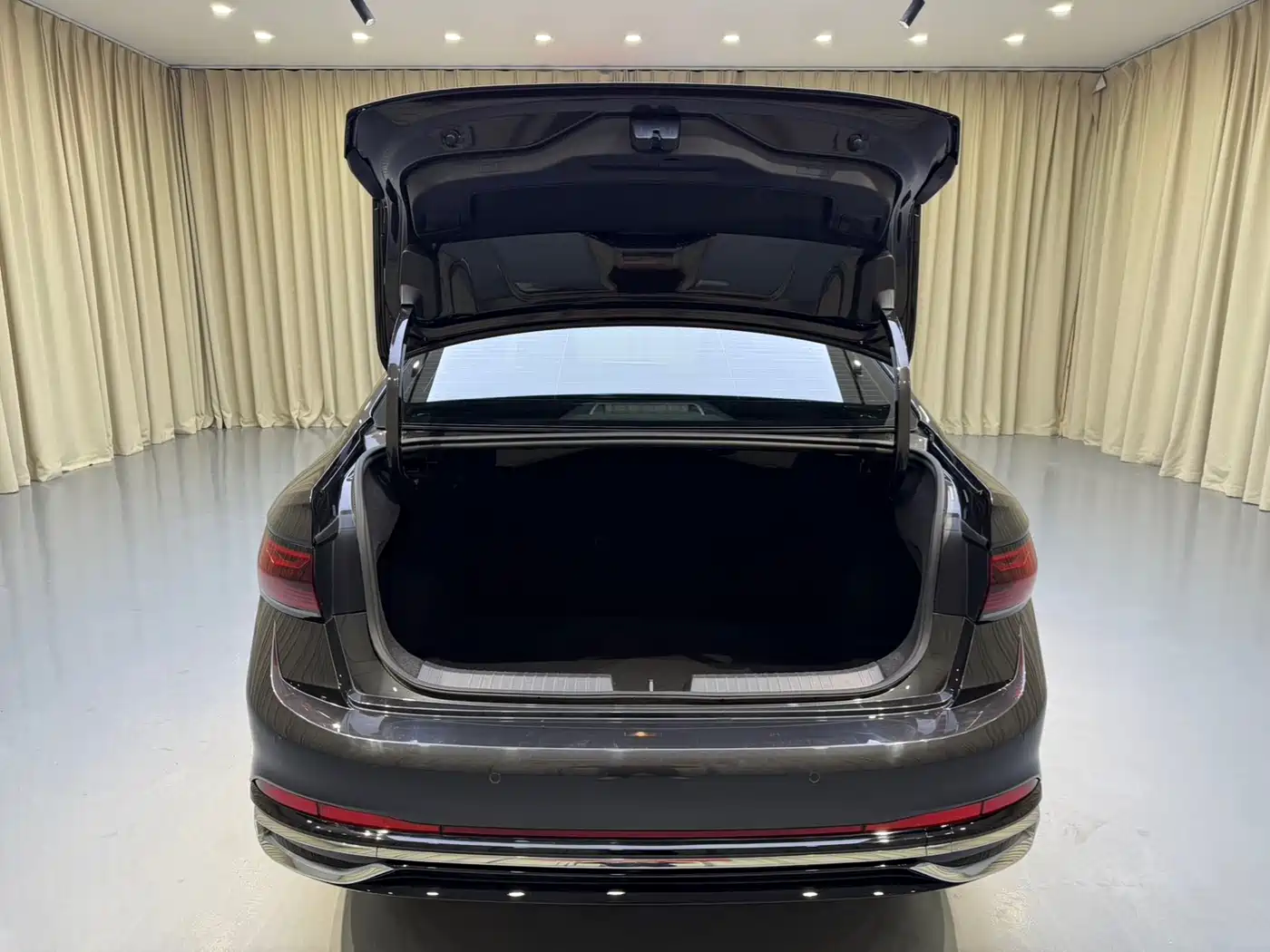 Volkswagen Sagitar 2023 280TSI DSG Beyond Lite фото 17