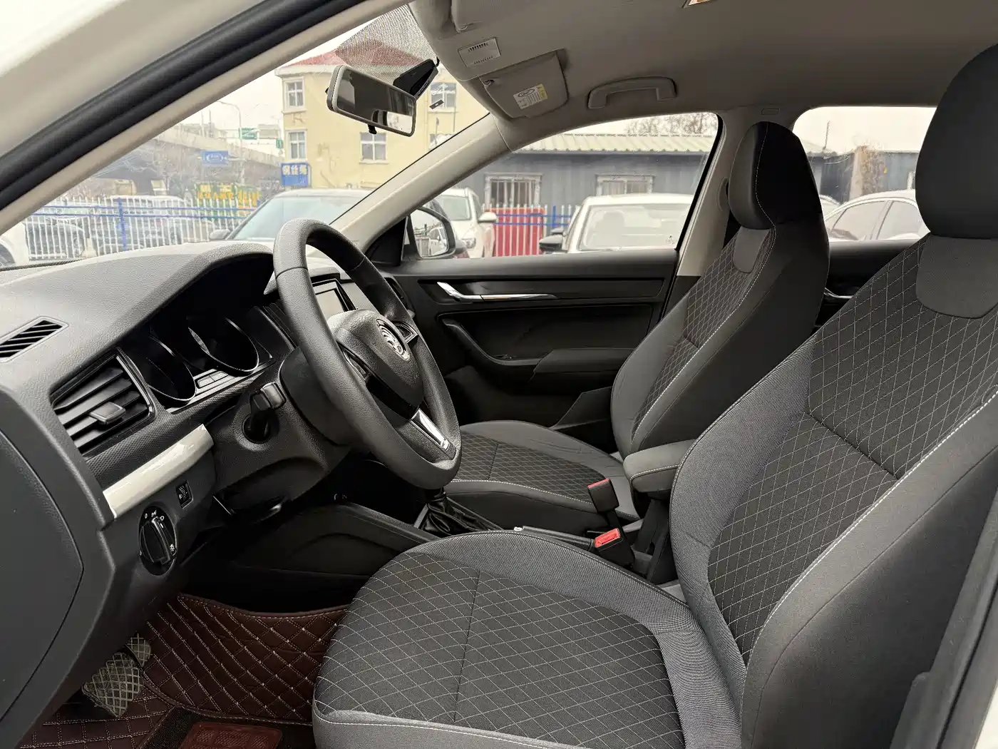 Škoda Kamiq 2018 1.5L Automatic Standard Edition China VI фото 4