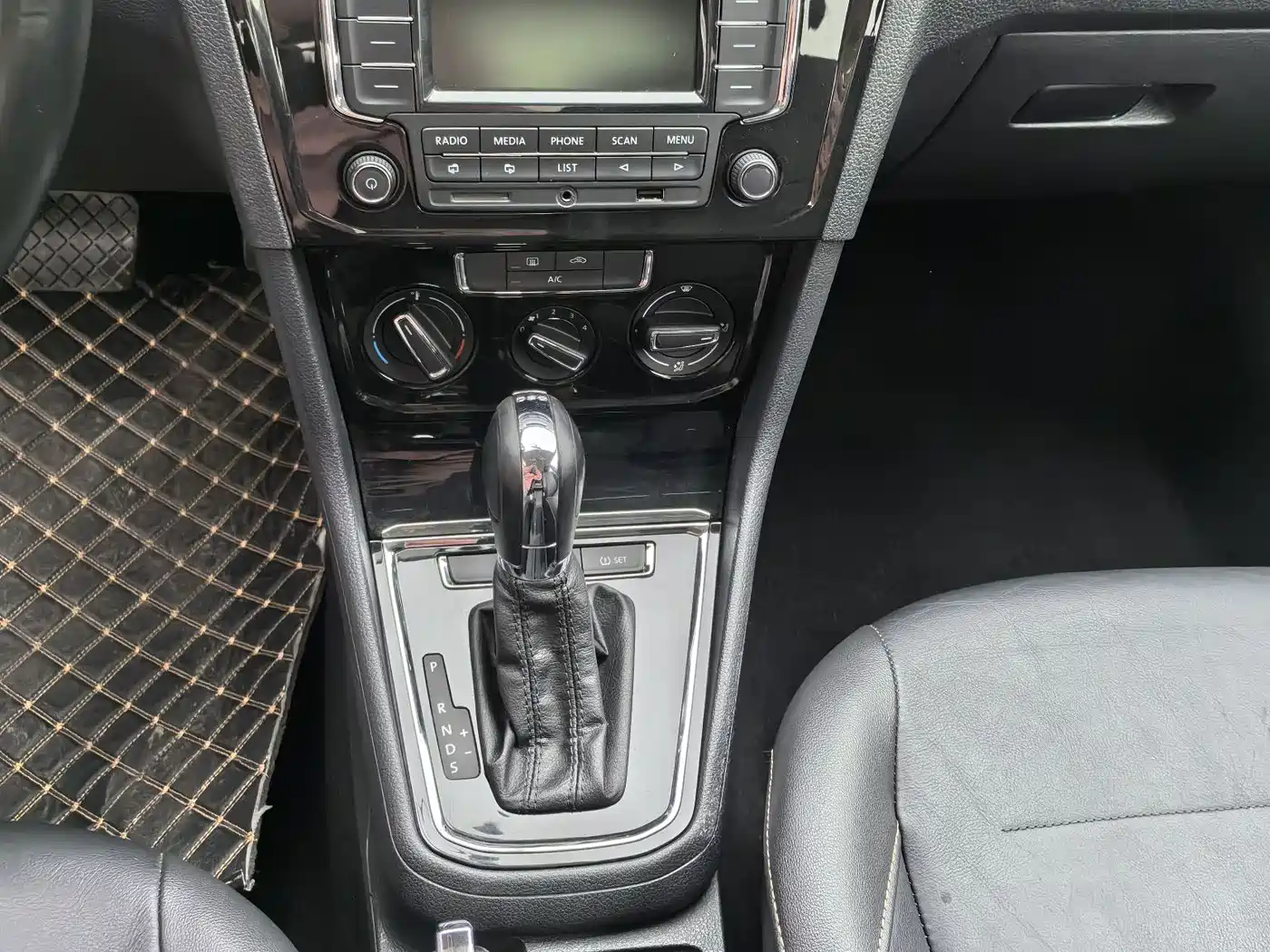 Volkswagen Bora 2018 230TSI DSG Comfort фото 11