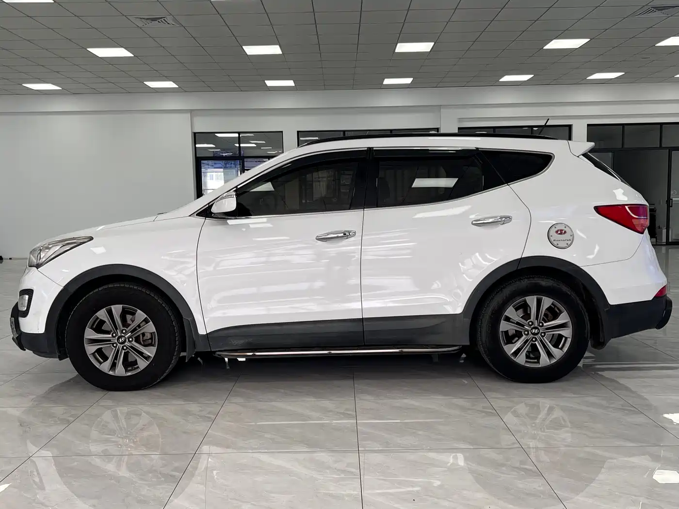 Hyundai Santa Fe 2013 Model 2.4L Automatic 2WD Smart фото 4