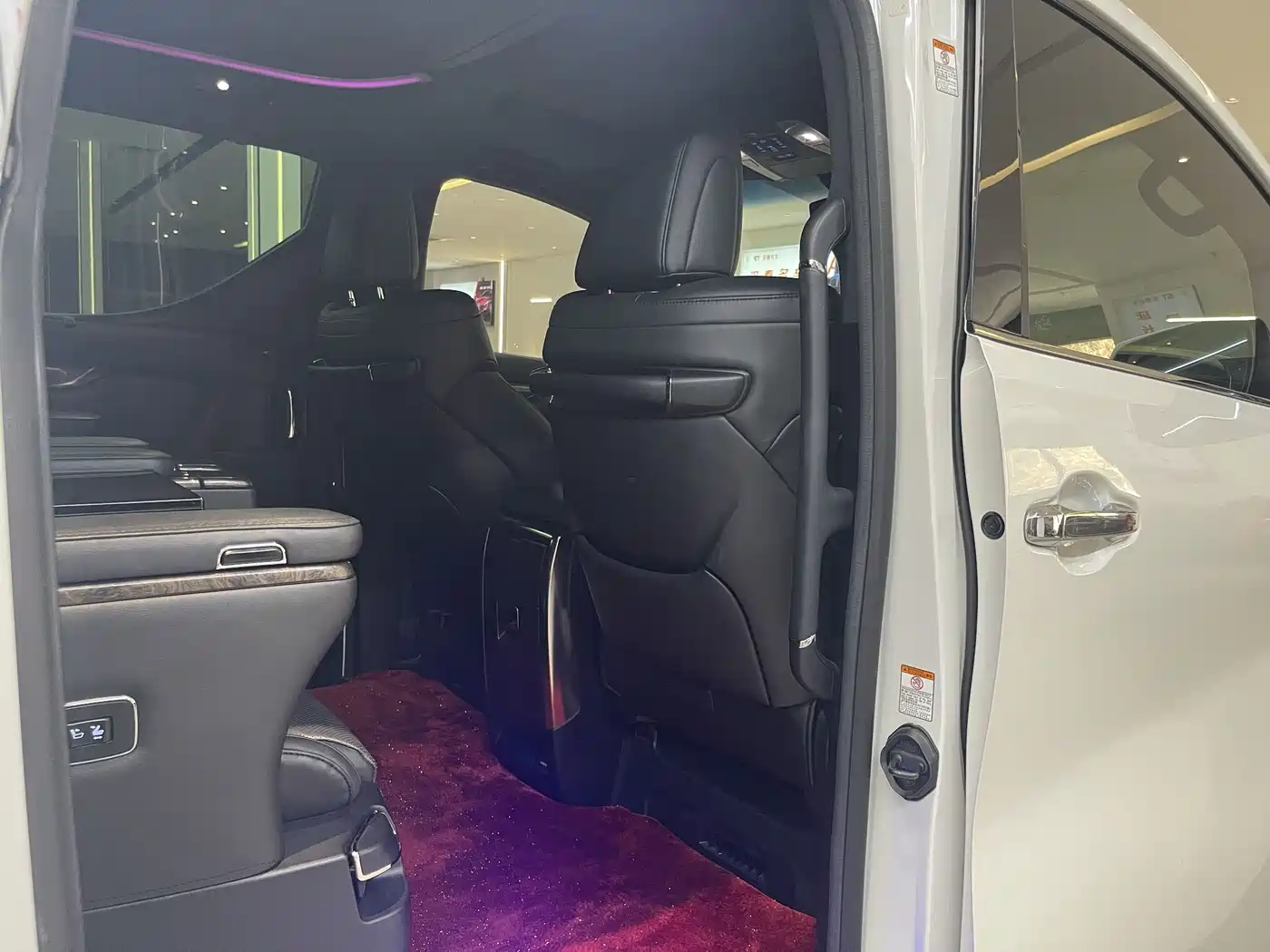 Toyota Alphard 2021 Hybrid 2.5L Premium фото 20