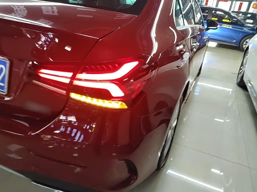 Mercedes-Benz A-Class 2021 A 200 L Sport Sedan Fashion Edition фото 8