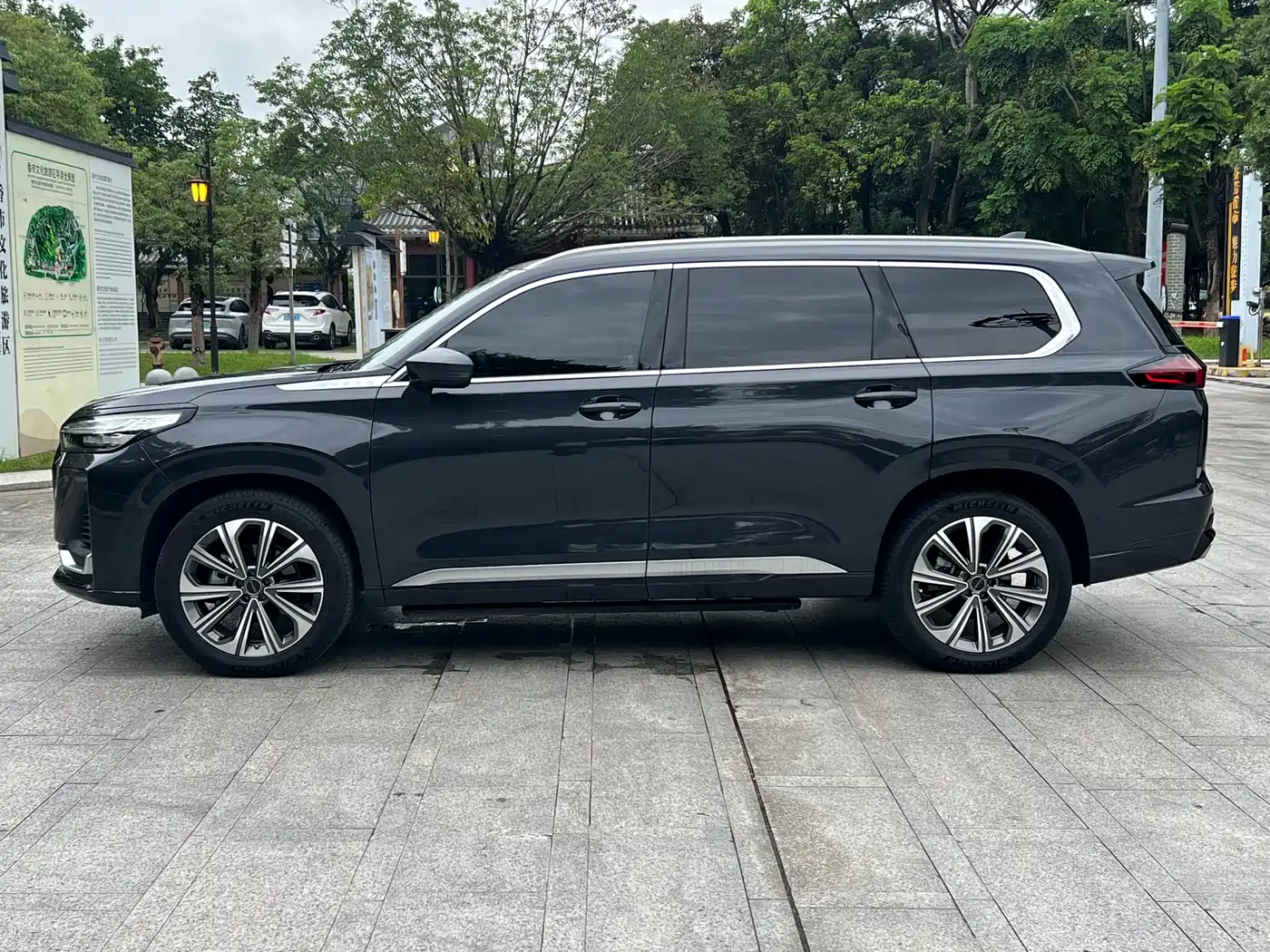 Exeed Landmark 2023 400T AWD Star Premium 6-Seater фото 7