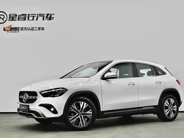MERCEDES-BENZ GLA