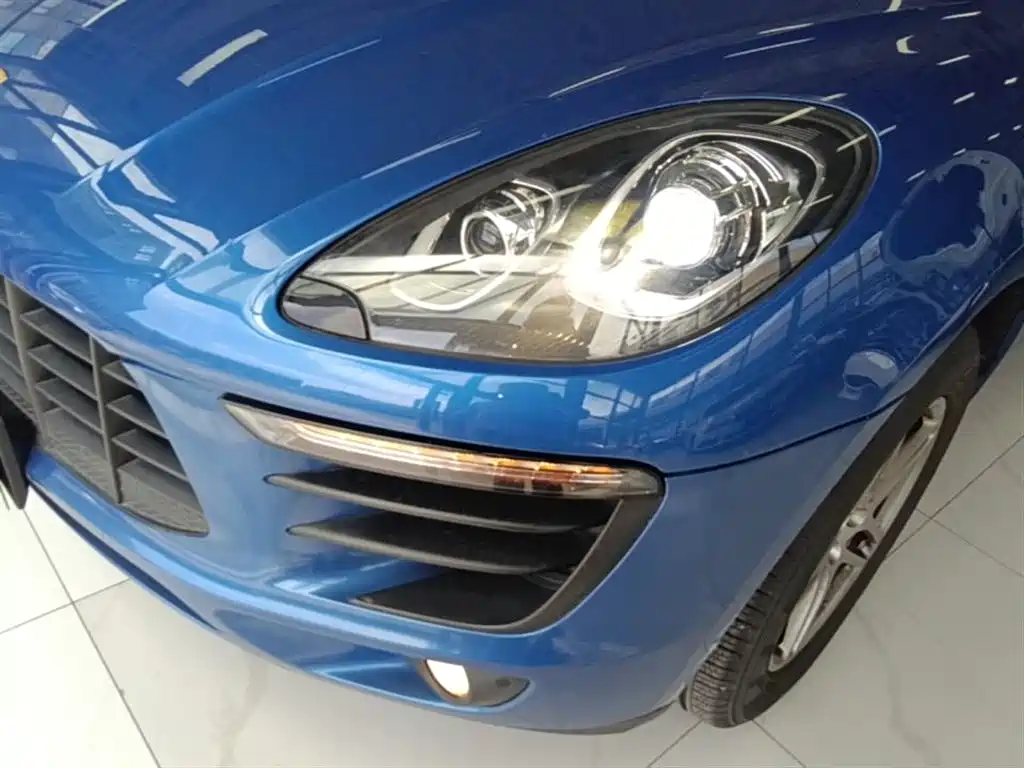 Porsche Macan 2016 Macan 2.0T фото 24
