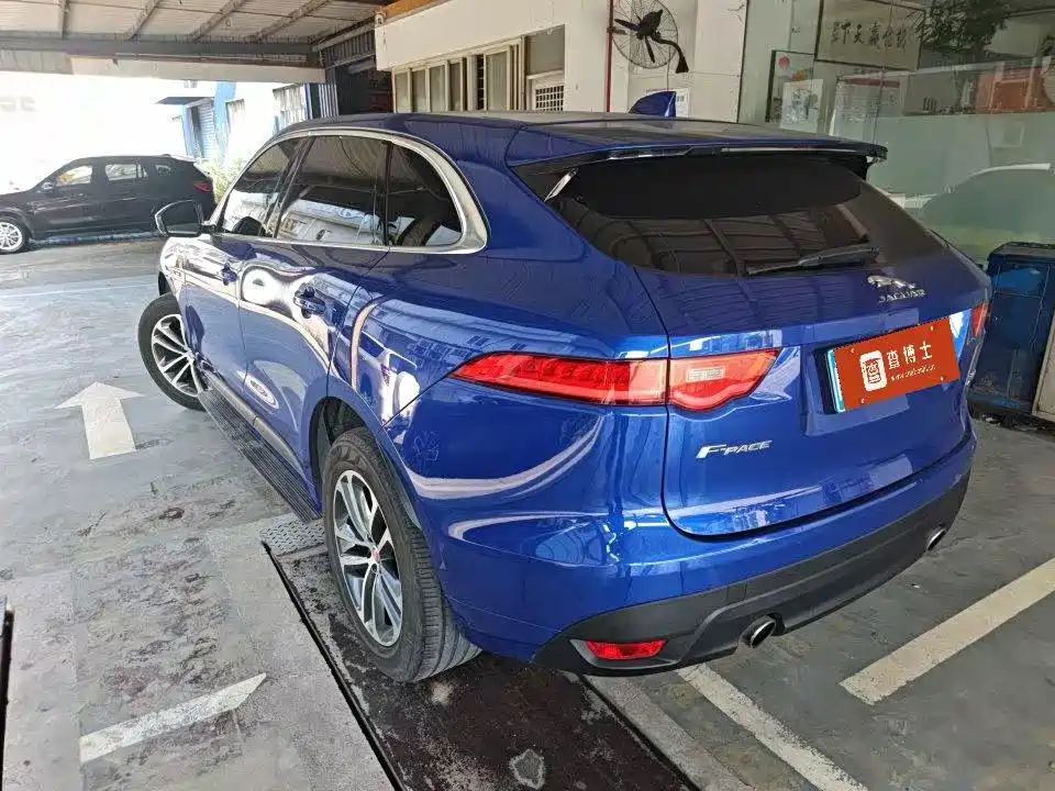 Фото 6 - Jaguar F-PACE