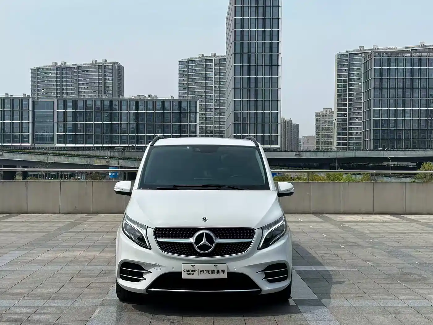 Mercedes-Benz V-Class 2022 V 260 L Long Wheelbase Luxury Edition фото 2