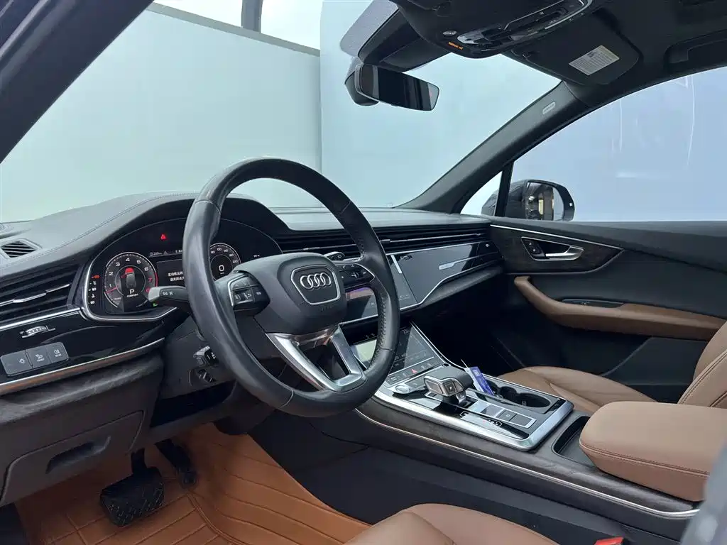 Audi Q7 2020 55 TFSI quattro Black Warrior Exclusive Edition фото 32