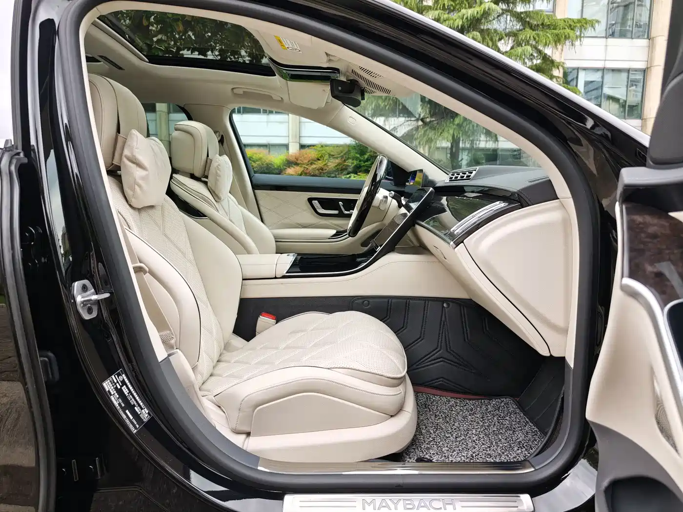 Mercedes-Benz Maybach S-Class 2025 Model S 480 4MATIC фото 13