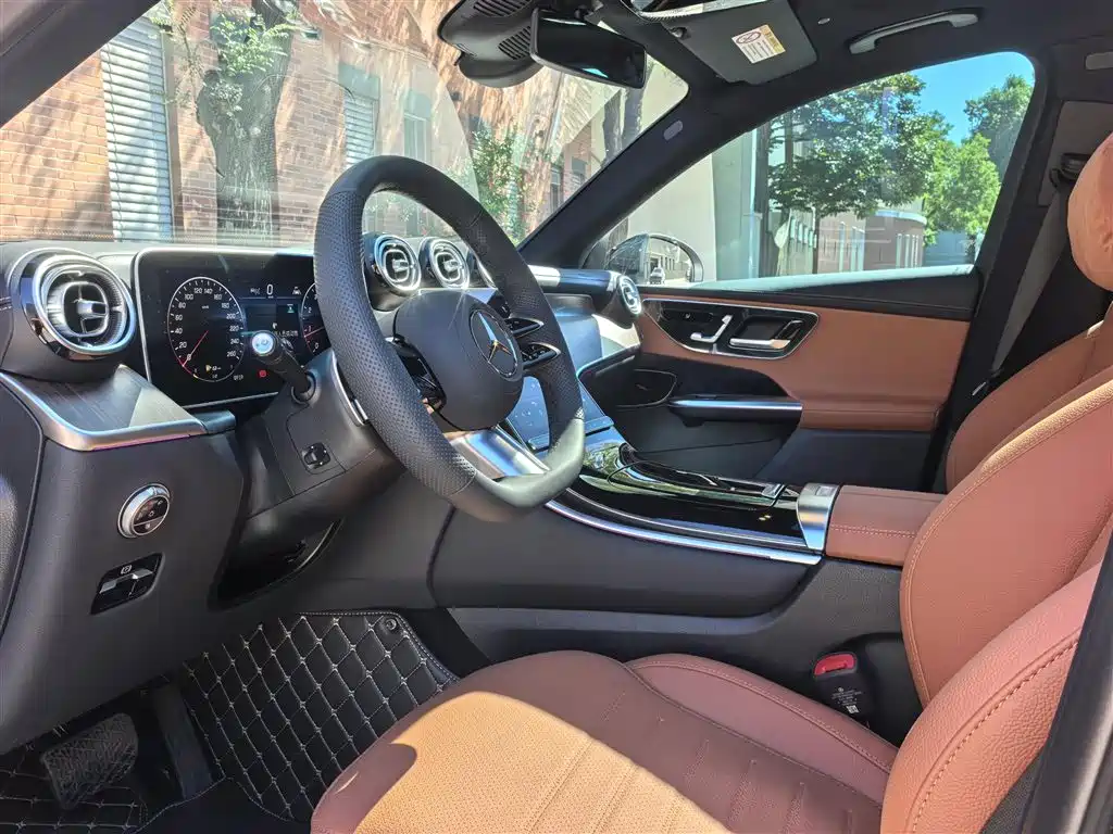 MERCEDES-BENZ GLC