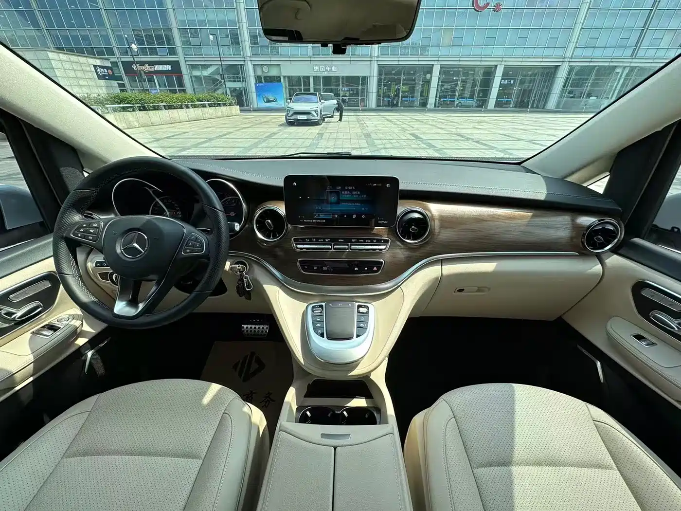 Mercedes-Benz V-Class 2022 V 260 L Long Wheelbase Luxury Edition фото 8