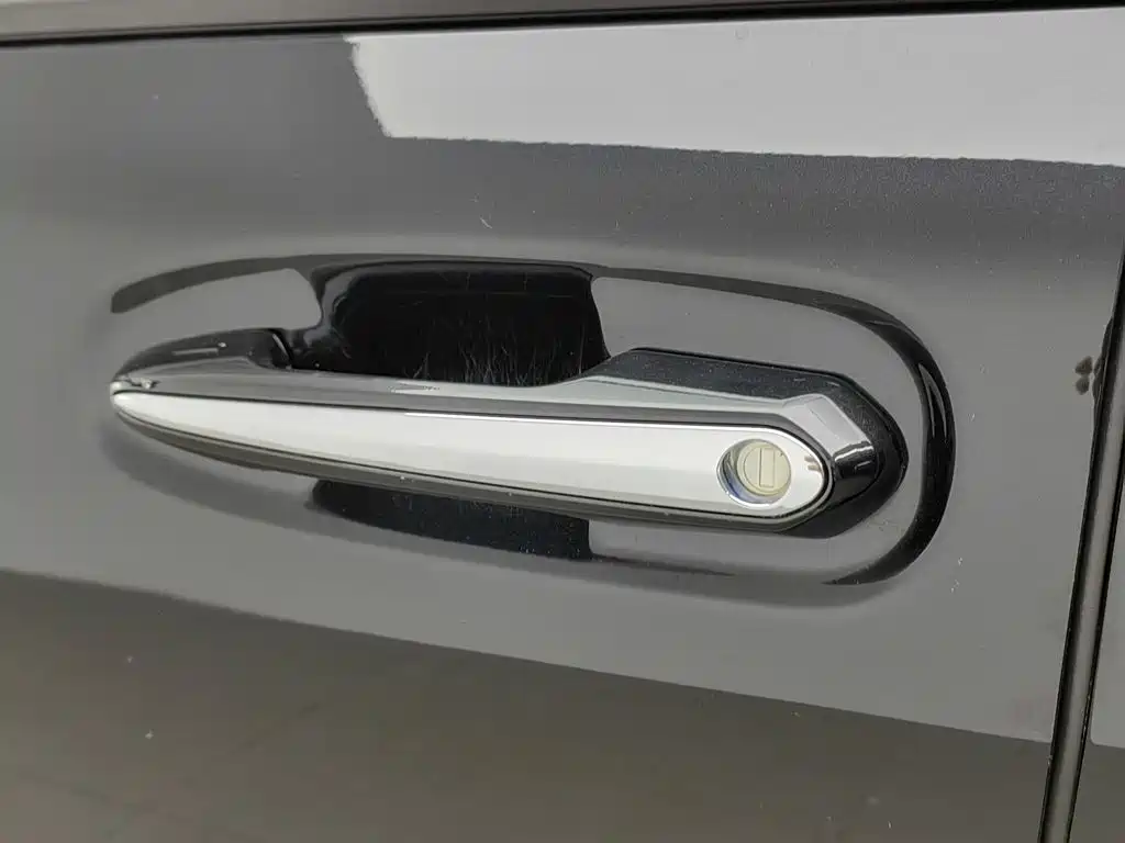 Photo 18 - Toyota Granvia