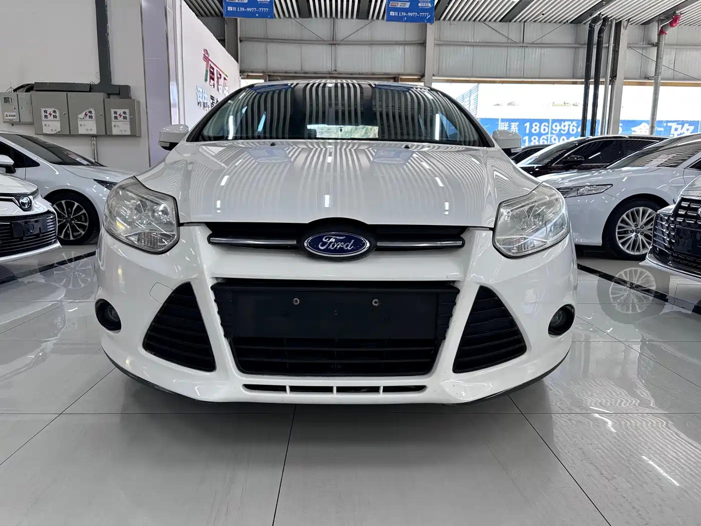 Фото 2 - Ford Focus