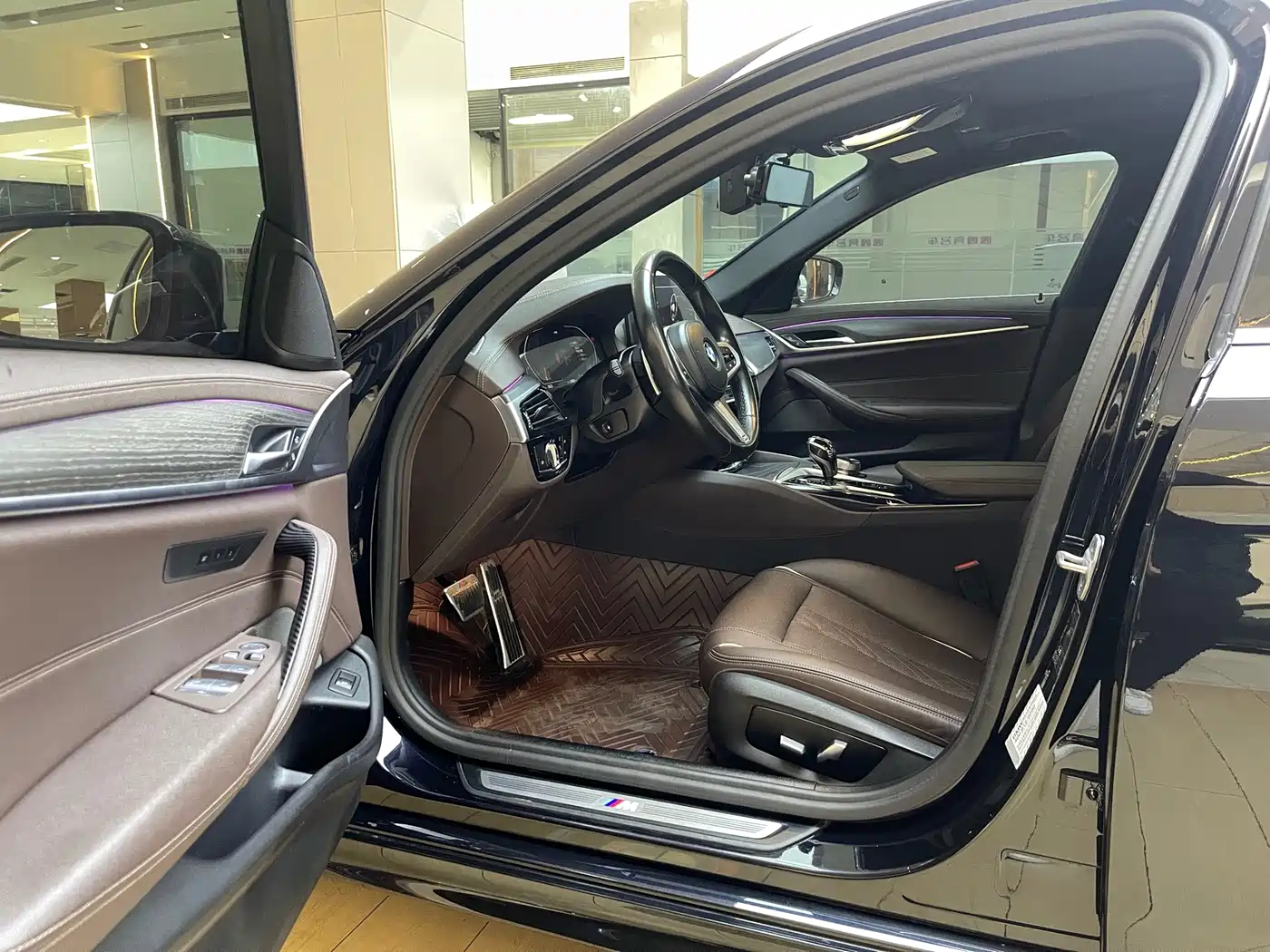BMW 5 Series 2021 530Li Leading M Sport Package фото 4