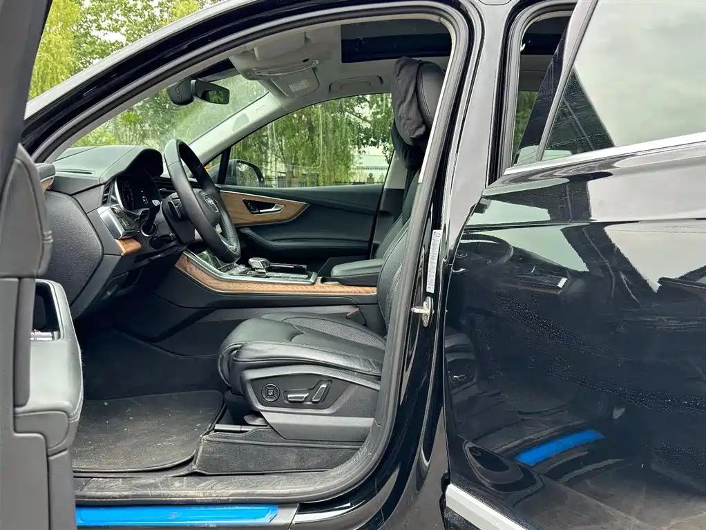 Audi Q7 2023 55 TFSI quattro S Premium фото 6