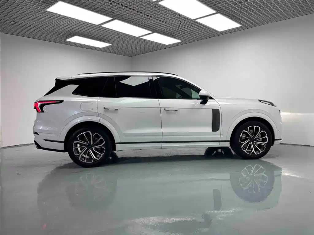 Lynk & Co 09 2021 2.0T Ultra 7-Seater фото 6