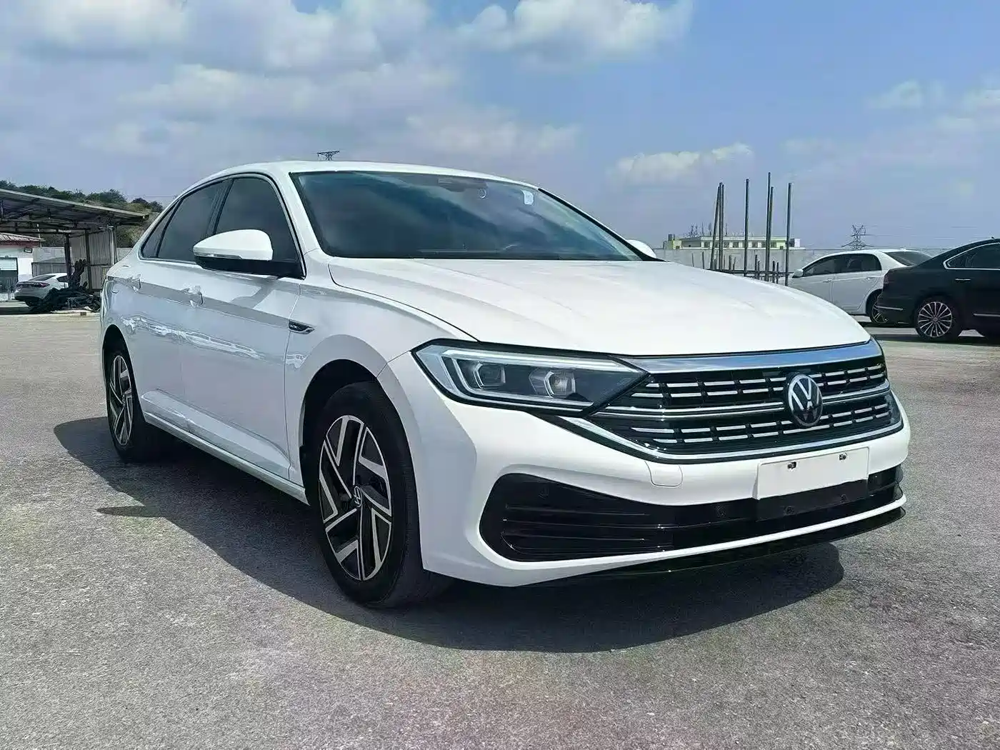 Volkswagen Sagitar 2024 300TSI DSG Flying Edition фото 3