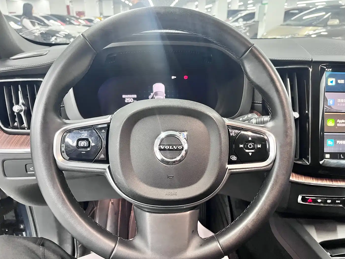 Volvo XC60 2025 B5 AWD Smart Elite Luxury Edition фото 7