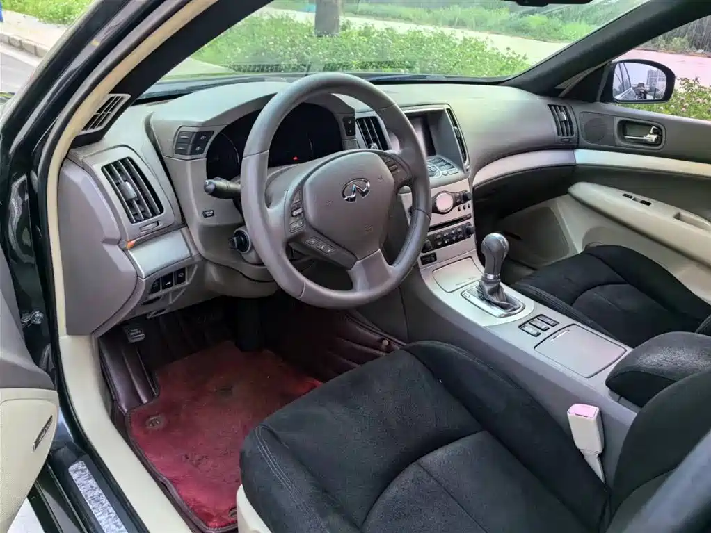Фото 12 - Infiniti G Series