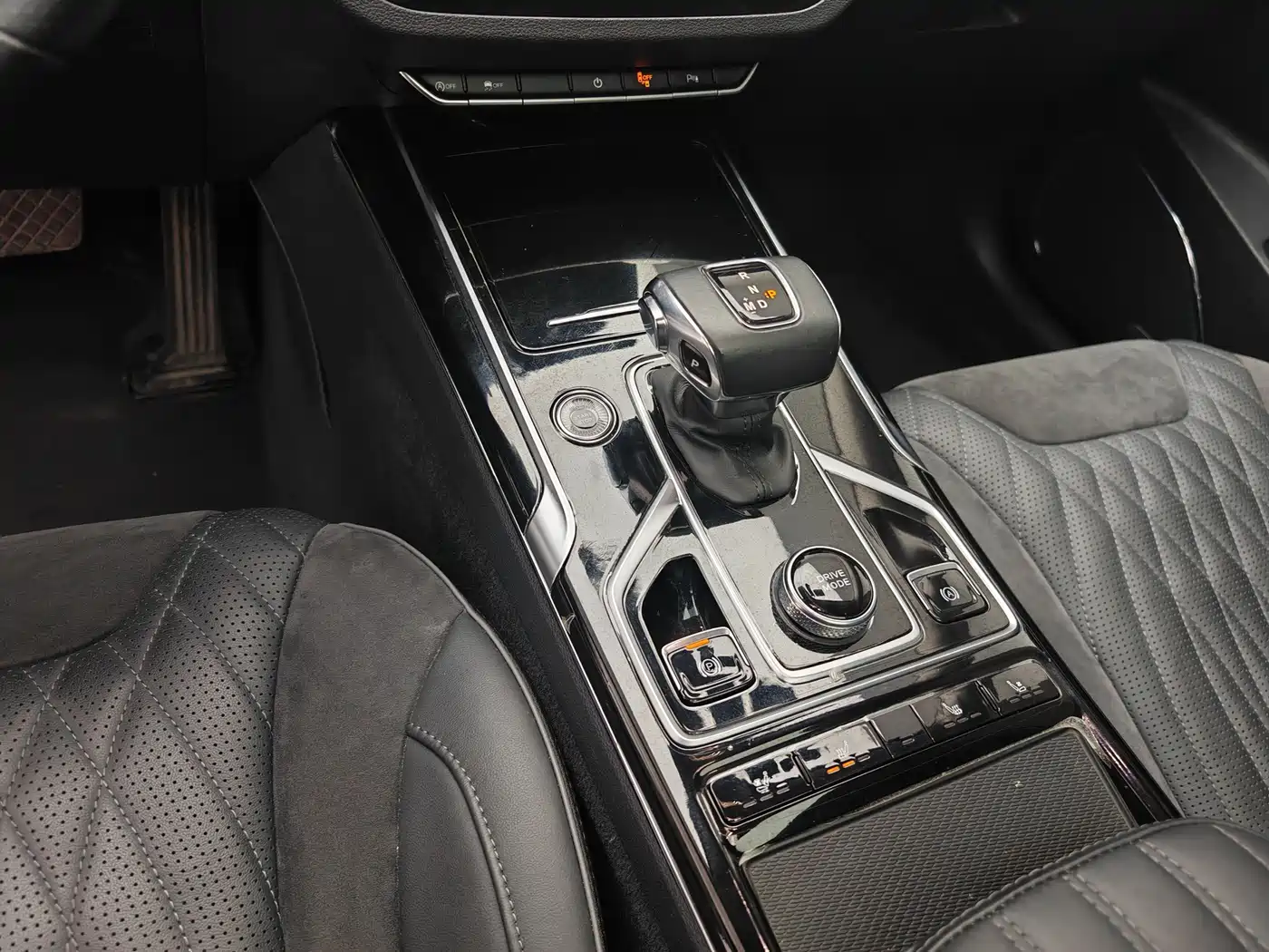 Hongqi HS5 2022 2.0T Smart Connect Premium Edition фото 24