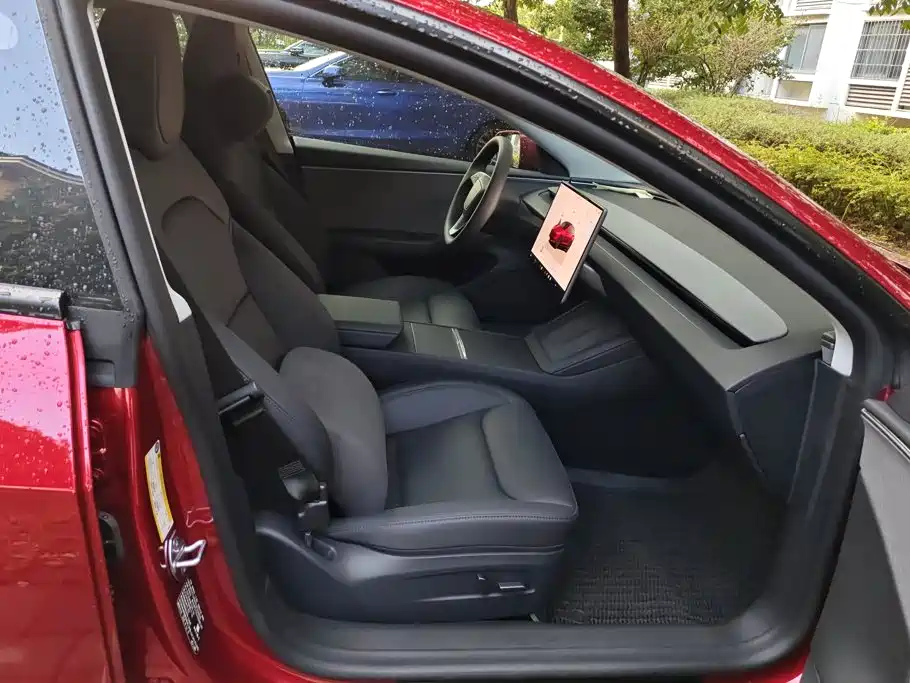 Tesla Model 3 2026 2025 Model Year Facelift Rear-Wheel Drive