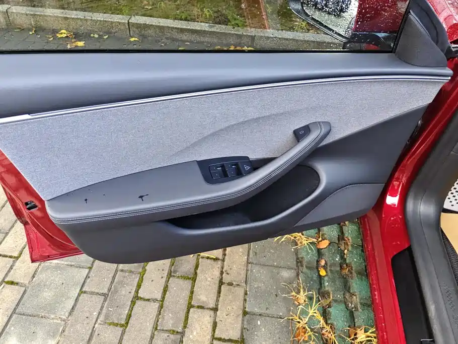 Tesla Model 3 2026 2025 Model Year Facelift Rear-Wheel Drive