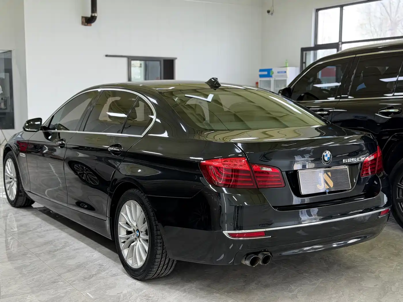 BMW 5 Series 2014 525Li Luxury Design Package фото 8