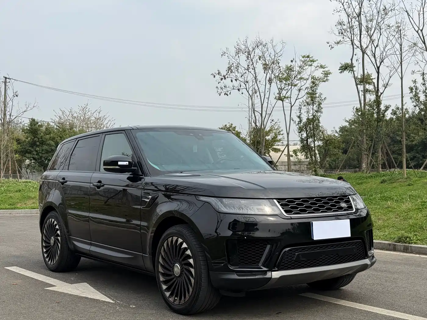 Land Rover Range Rover Sport 2019 3.0 SC V6 Special Edition фото 3