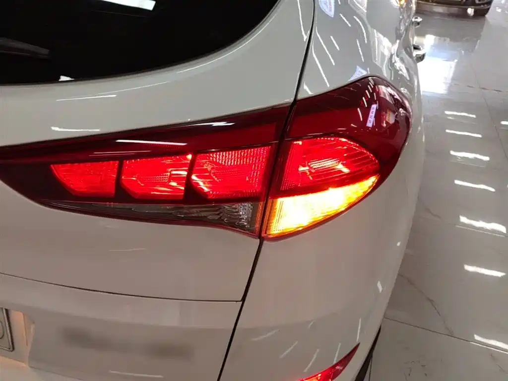 Hyundai Tucson 2015 1.6T Dual Clutch 2WD Smart фото 8