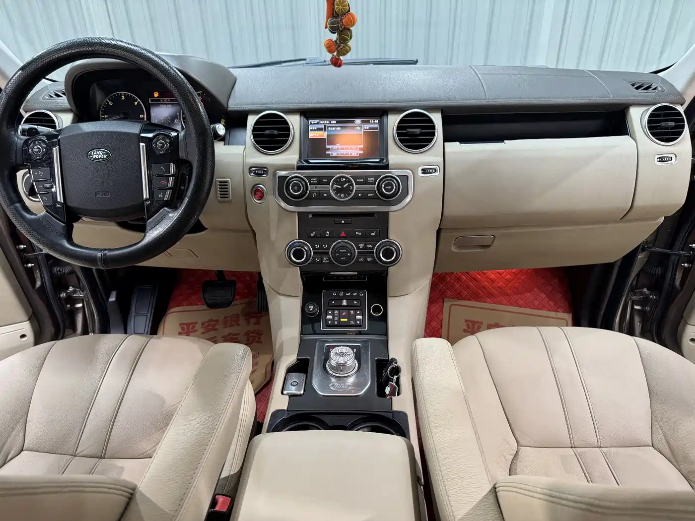 Land Rover Discovery 2013 3.0 SDV6 HSE Diesel фото 13
