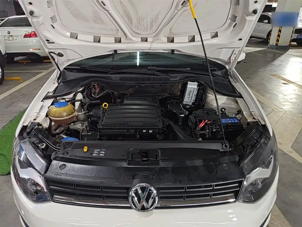 Volkswagen Polo 2016 1.4L Automatic Trend фото 20