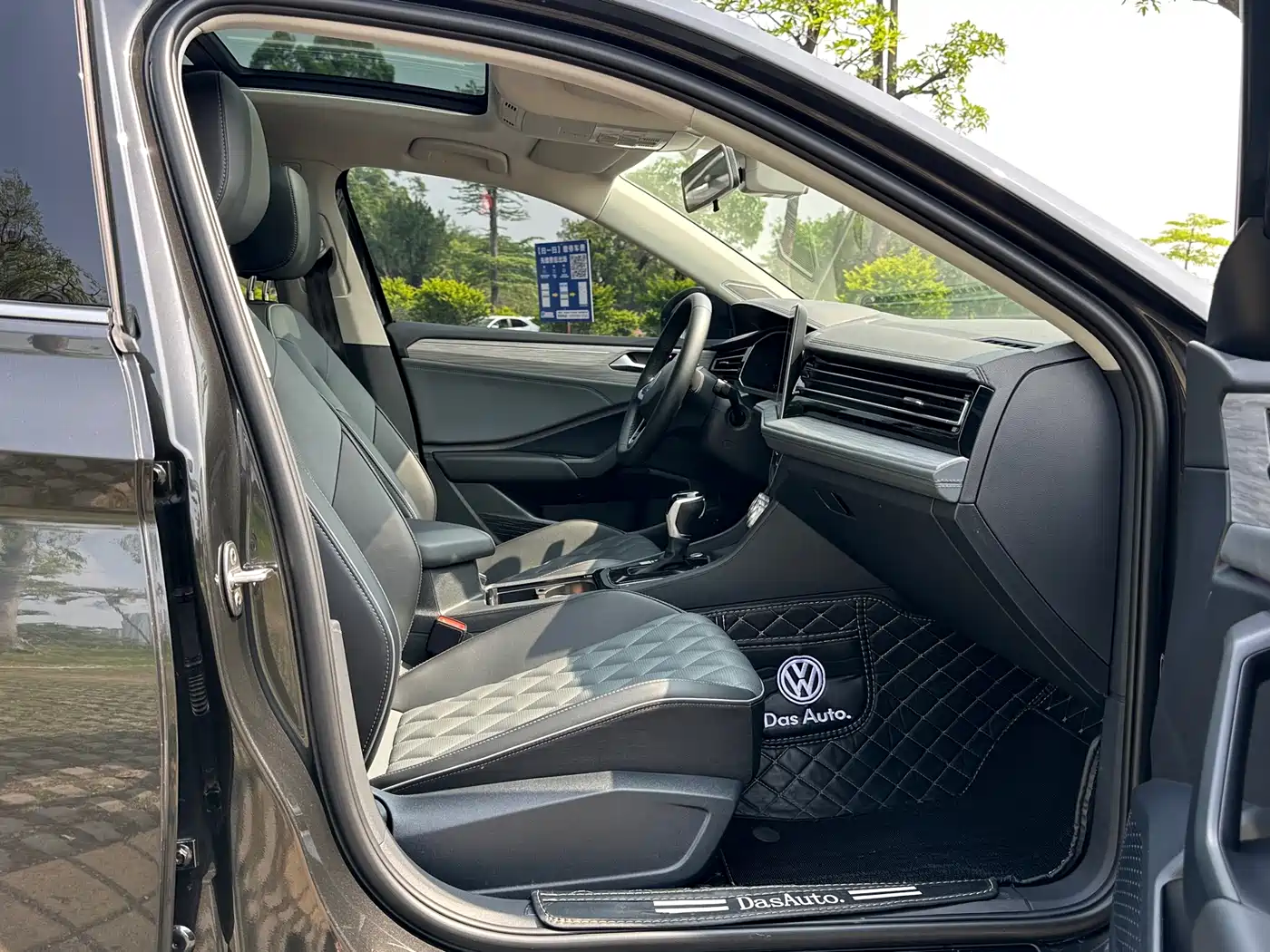 Volkswagen Sagitar 2023 300TSI DSG Surpassing Edition фото 8