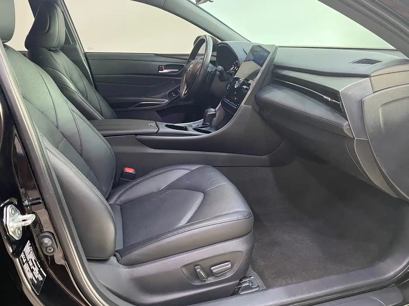Toyota Avalon 2023 2.5L Luxury Edition фото 17