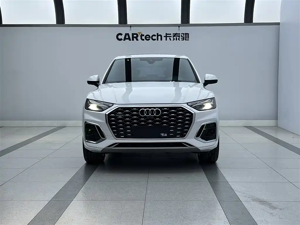 Audi Q5L Sportback 2022 40 TFSI Luxury фото 2