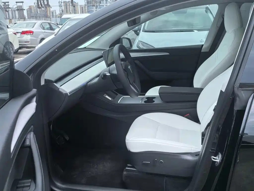 Фото 3 - Tesla Model Y