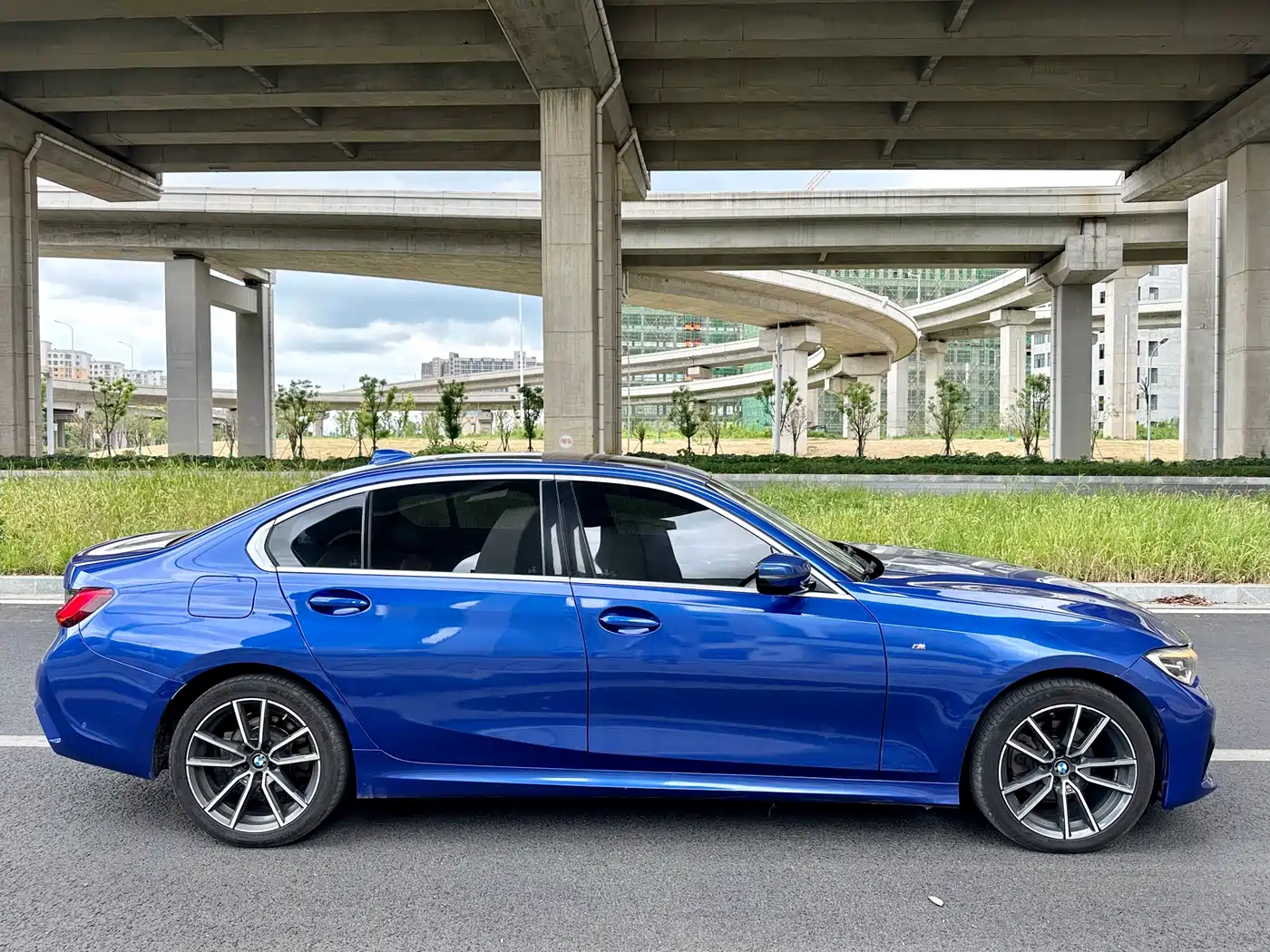 BMW 3 Series 2020 325Li M Sport Package фото 4