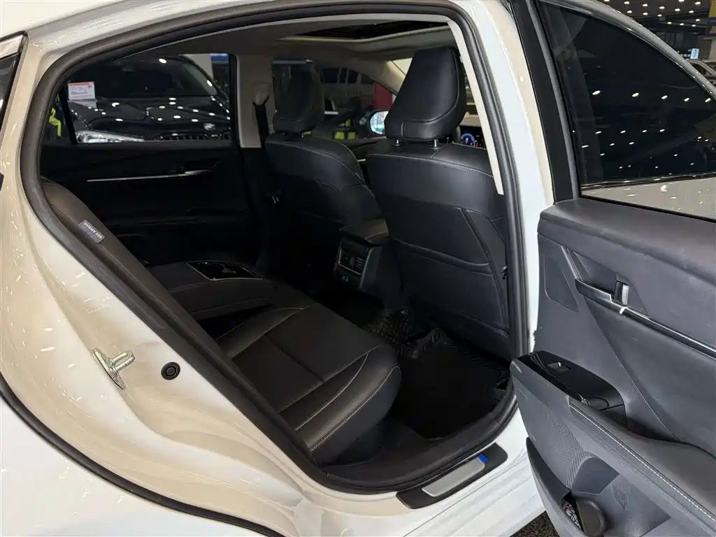 Toyota Camry 2024 Hybrid 2.0HGVP Luxury Edition фото 7