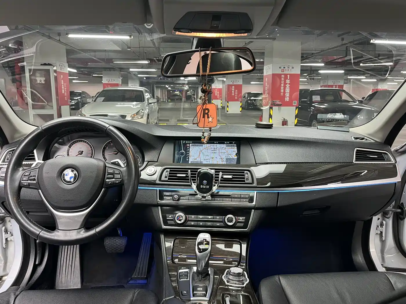 BMW 5 Series 2011 535Li Leading фото 17