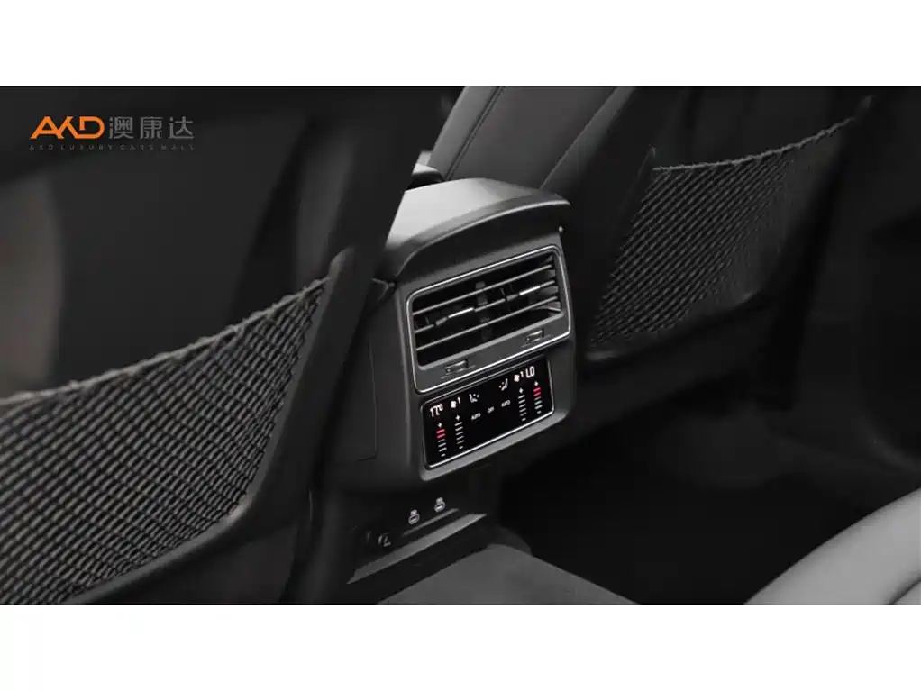 Audi Q8 2022 55 TFSI Luxury Dynamic фото 9