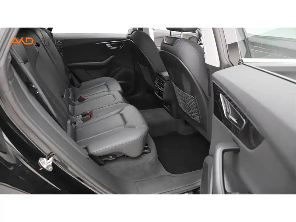 Audi Q8 2022 55 TFSI Luxury Dynamic фото 8