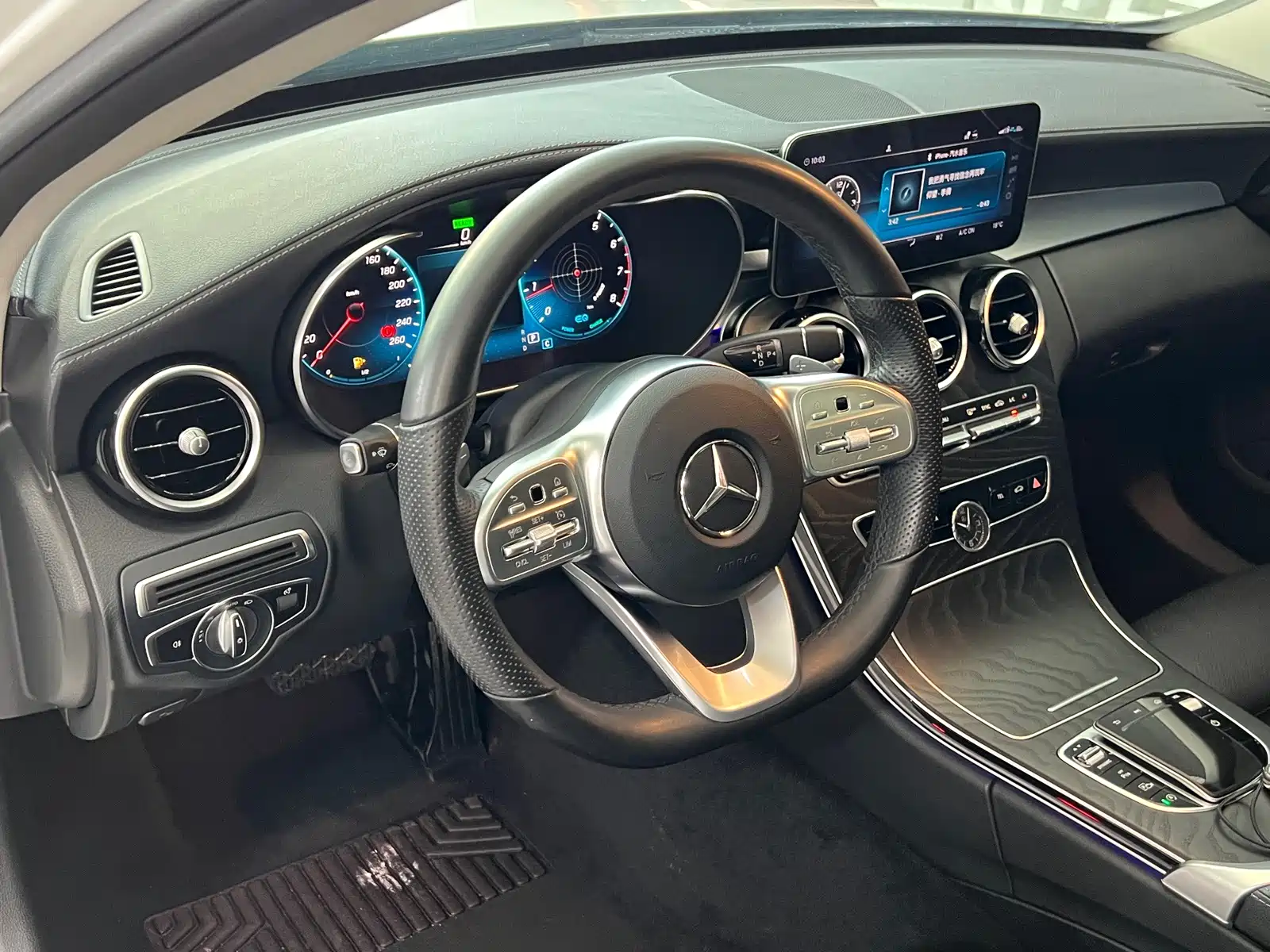 Фото 16 - Mercedes-Benz C-Class