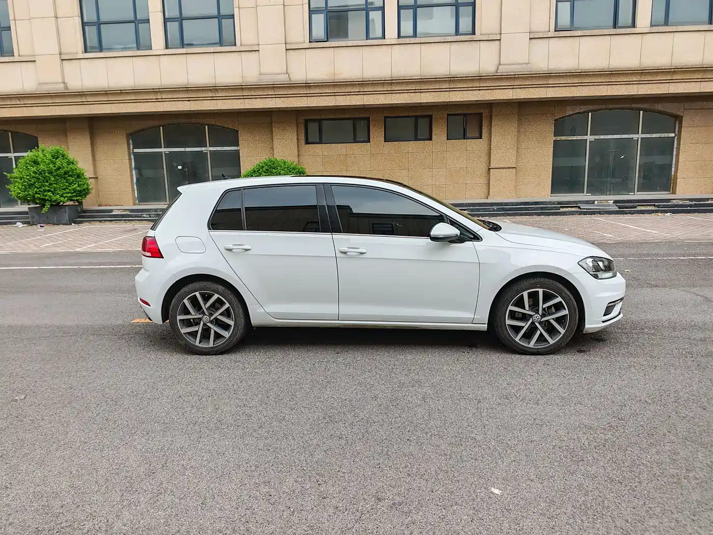 Volkswagen Golf 2020 Beloved Edition 280TSI DSG Comfort фото 5