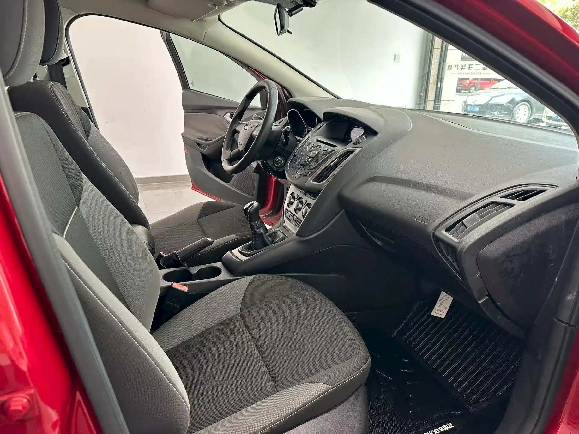 Фото 4 - Ford Focus