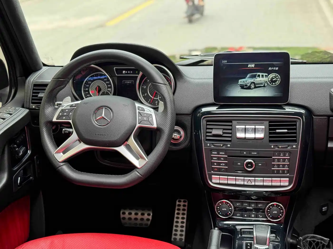 Mercedes-Benz G-Class AMG 2016 AMG G 63 фото 9