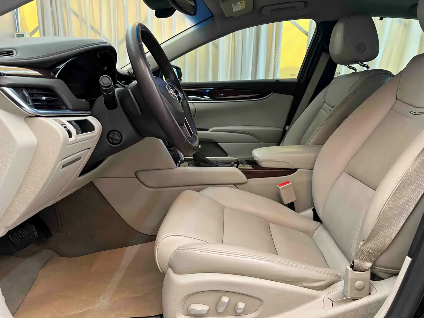Cadillac XTS 2015 28T Luxury фото 10