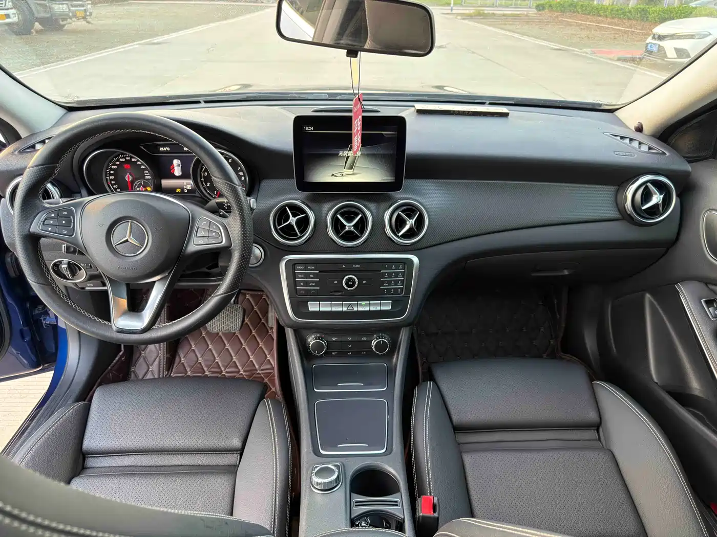Mercedes-Benz GLA 2017 GLA 200 Dynamic фото 11