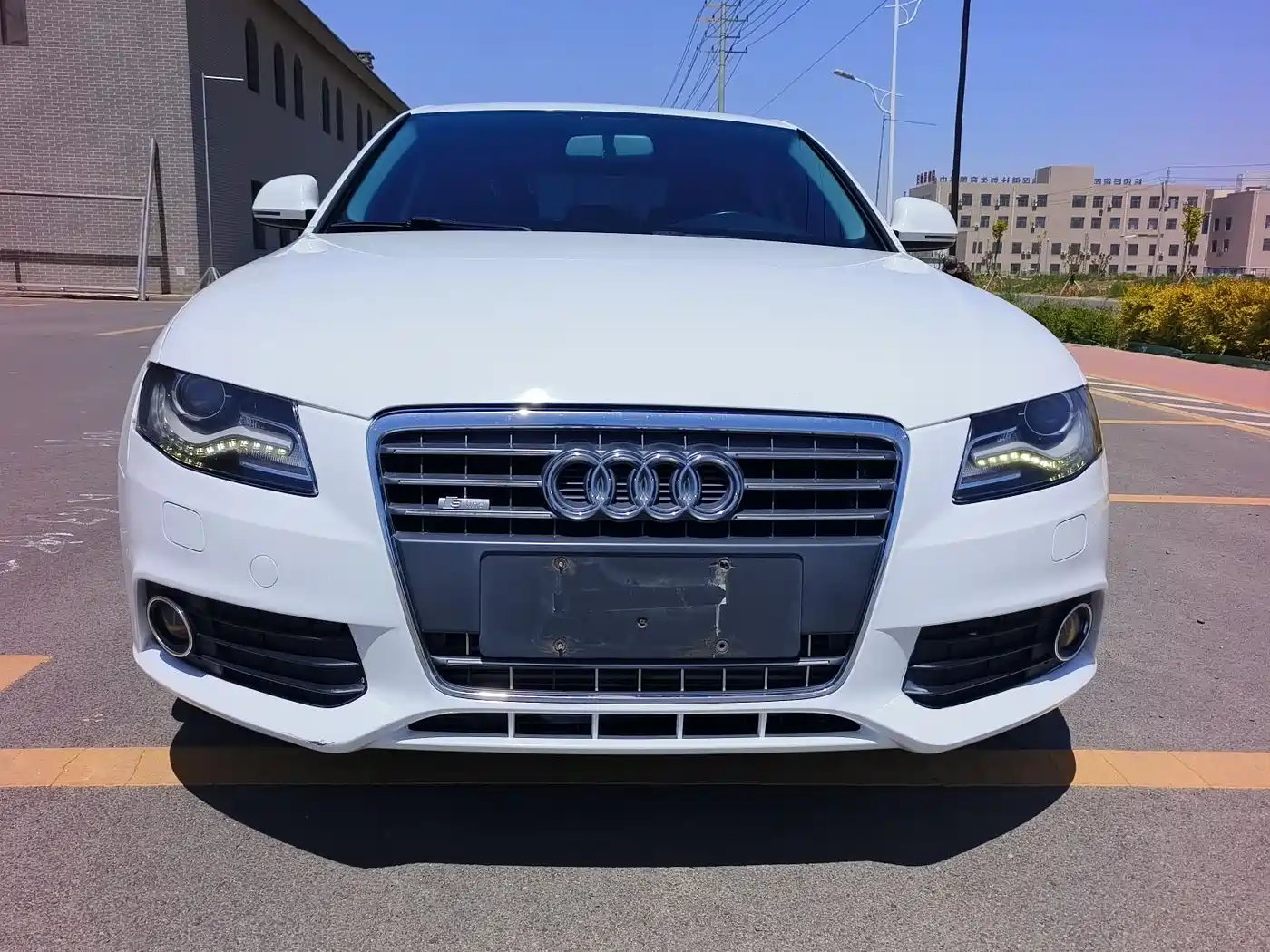 Audi A4L 2011 2.0 TFSI Standard фото 2
