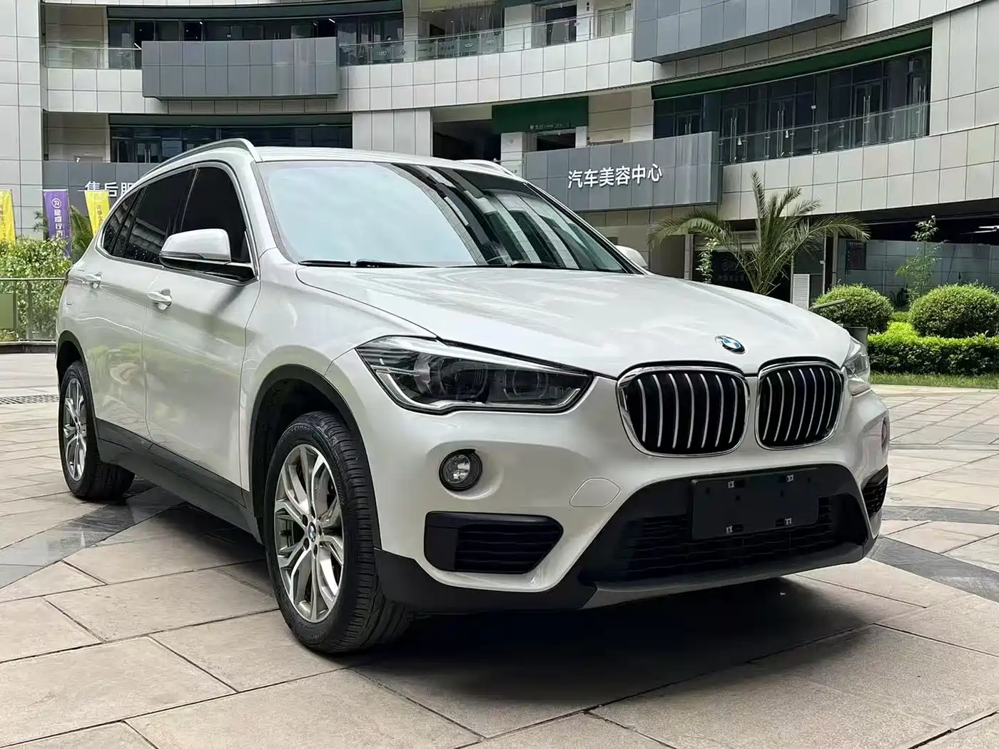 BMW X1 2018 sDrive20Li Leading Model фото 3