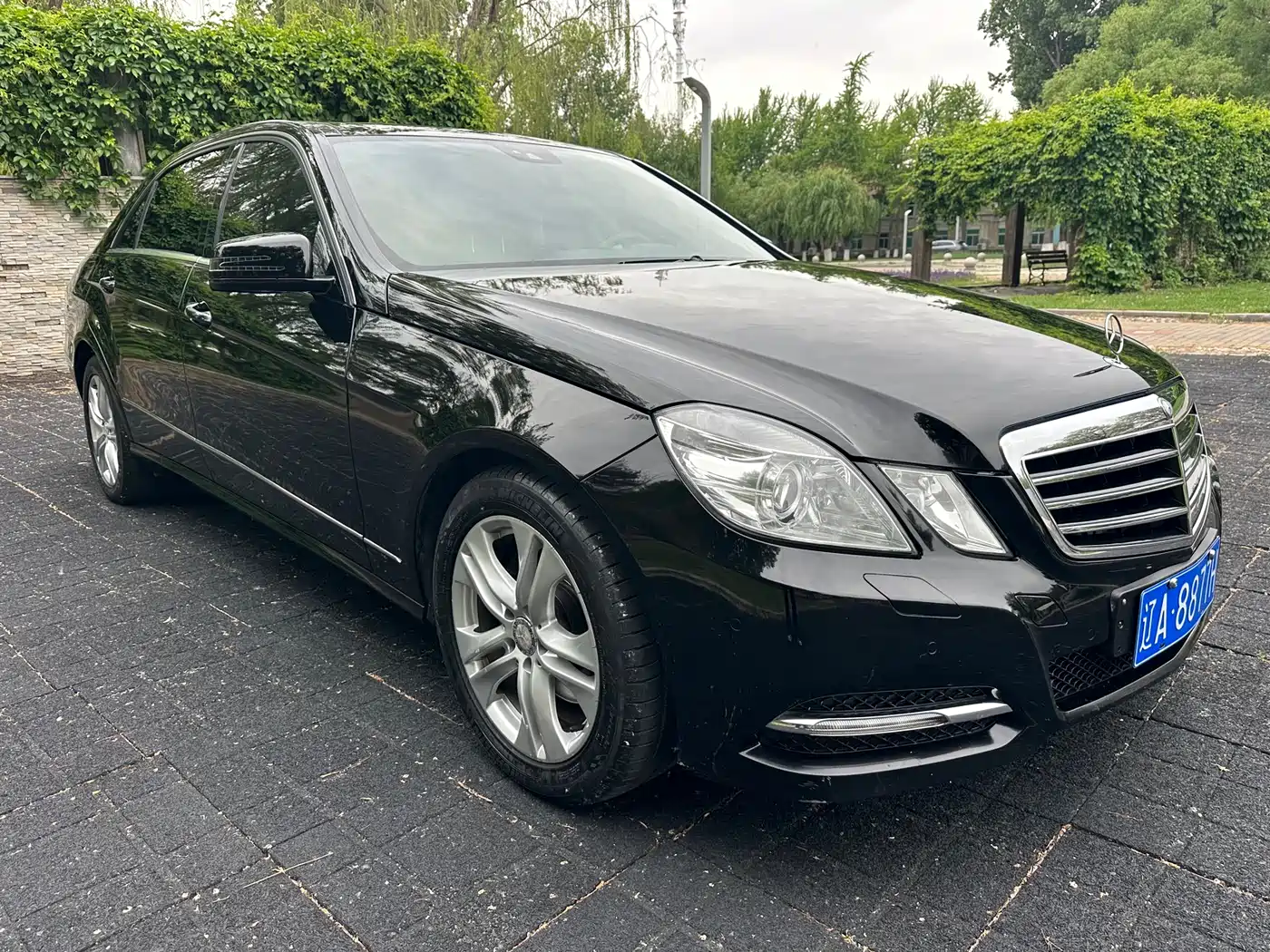 Mercedes-Benz E-Class 2012 E 300 L Fashion фото 3