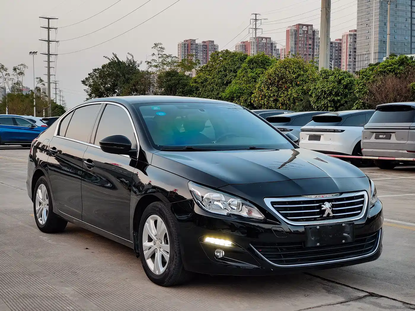 Peugeot 408 2014 1.8L Automatic Leading Edition фото 3